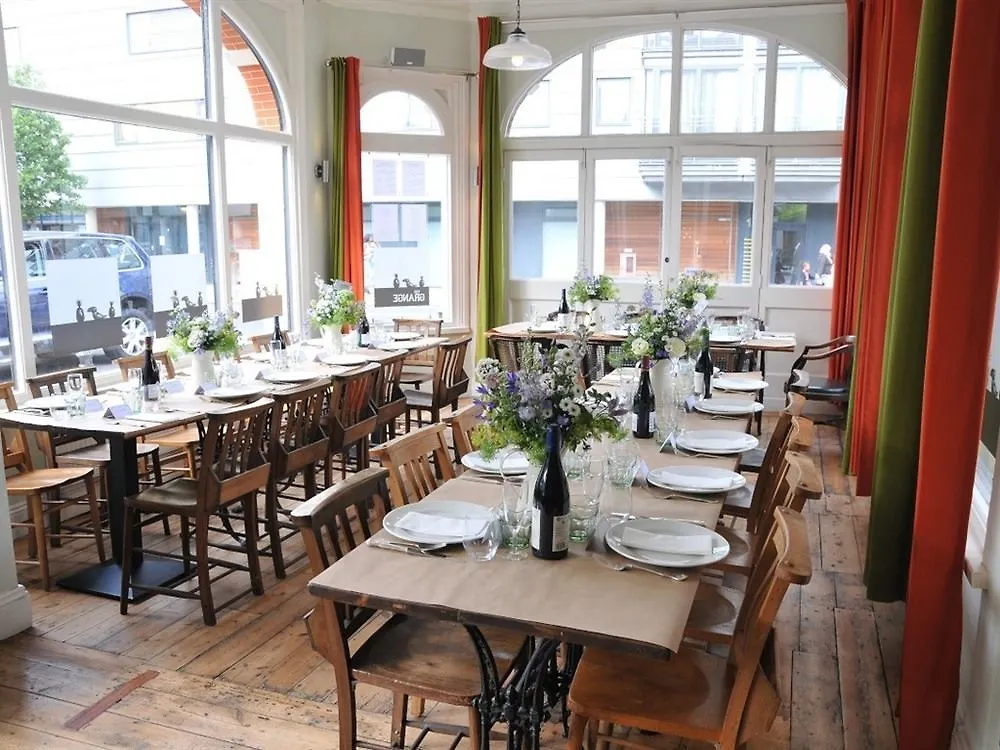 Kro The Grange Pub Hotel London